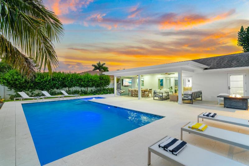 Naples Harmony| Saltwater Pool| Putting Green| Vanderbilt Beach - image 50