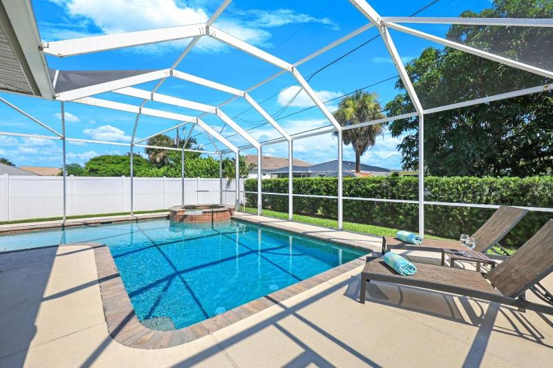 Serenity by the Gulf! - 1 Mile To Vanderbilt Beach! - 4 Bedroom! - image 25
