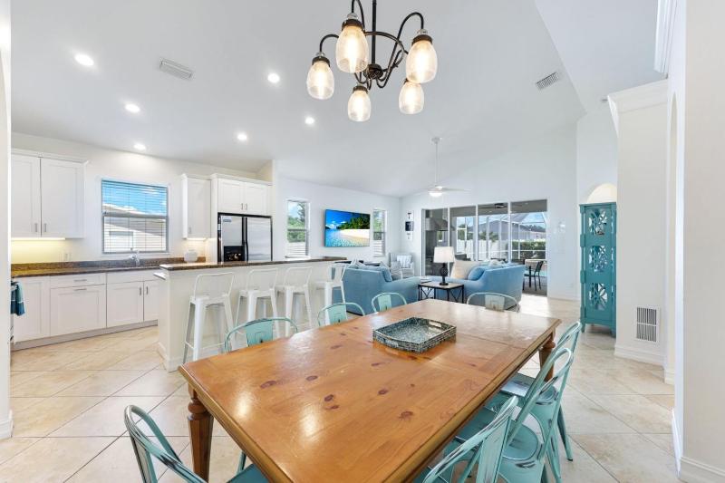 Serenity by the Gulf! - 1 Mile To Vanderbilt Beach! - 4 Bedroom! - image 28