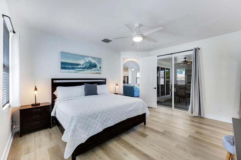 Serenity by the Gulf! - 1 Mile To Vanderbilt Beach! - 4 Bedroom! - image 45