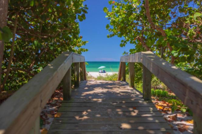 NEW LISTING! Sunshine Retreat!! - image 41