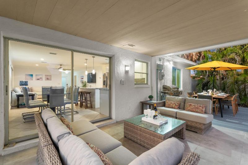 The Beach House! - 1 Mile to Vanderbilt Beach! Southern Exposure Pool - image 43