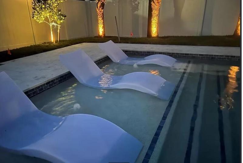 New listing! Everything is new! Private home w/ salt water pool and spa - image 17