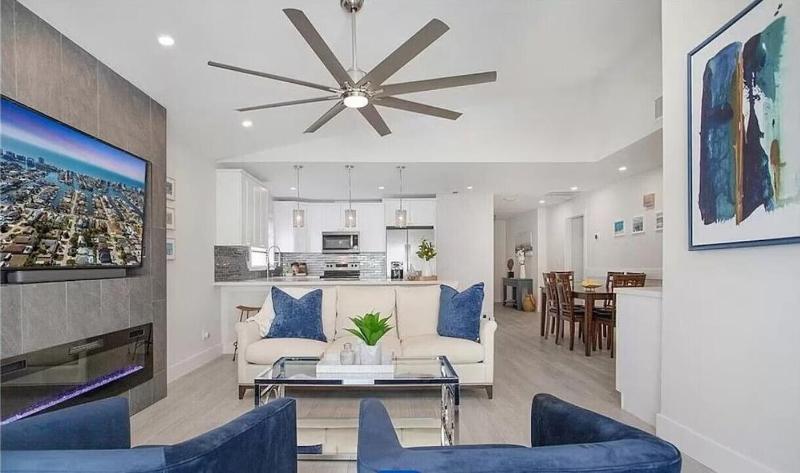 New listing! Everything is new! Private home w/ salt water pool and spa - image 22