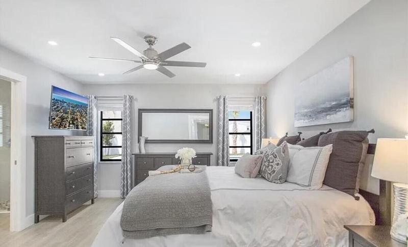 New listing! Everything is new! Private home w/ salt water pool and spa - image 26