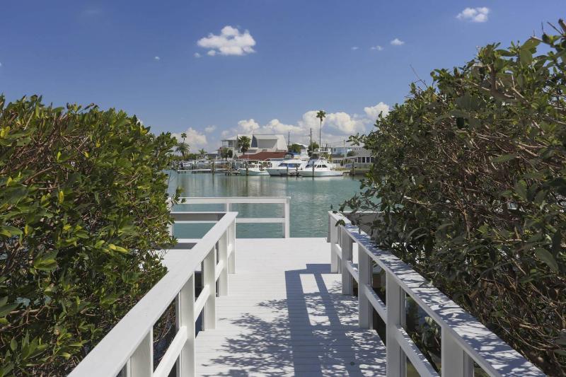 404 - Skyline - image 18
