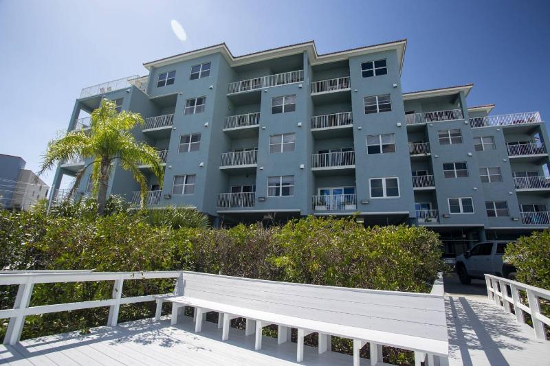 404 - Skyline - image 14