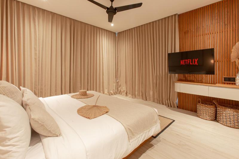 East 88 Unit 3 - image 12
