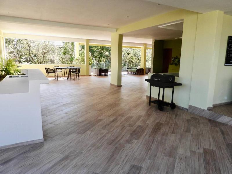 NEW! YaxxLum 2BR pool jacuzzi HoTube HeusHaven - image 25