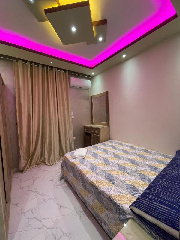 Luxury 3BR Apartment Near Beach & Marina Sheraton Street - image 3