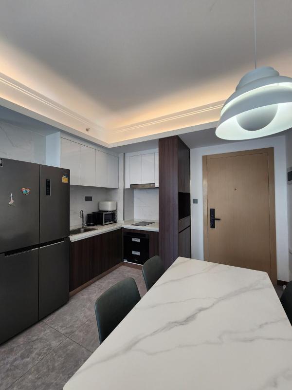 2BR Spacious Residence - Pool Gym Sky bar & Full Kitchen - image 12