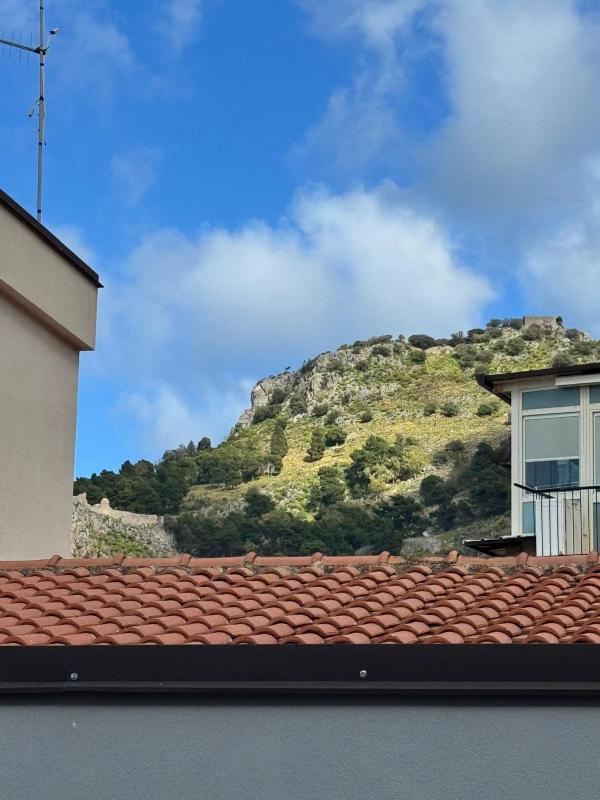 Zu Pino Apartments Cefalù - image 18