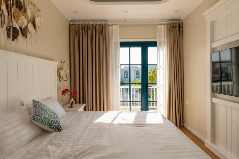 Elegant Seaside Villa in Phan Thiet - image 14