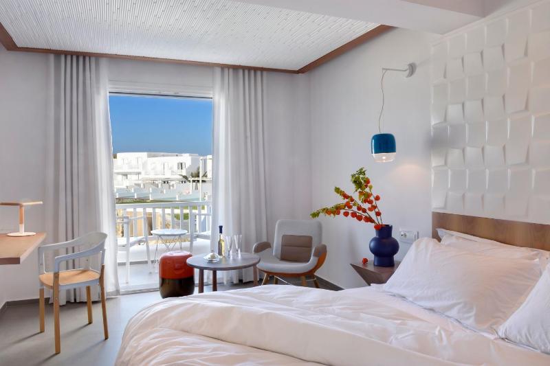Rinia Deluxe Double Room With Side Sea View image 2