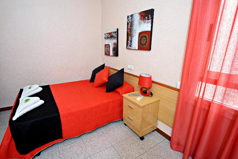 Double Room image 4