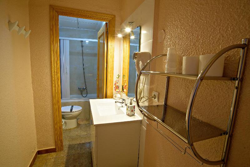 Triple Room image 2