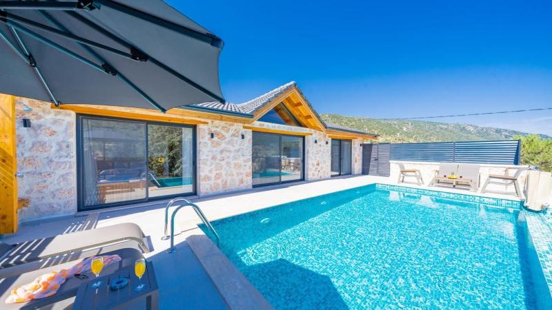 Sarıbelen 2 bedroom villa with private pool hot tub - image 1