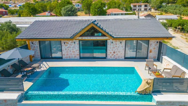 Sarıbelen 2 bedroom villa with private pool hot tub - image 25