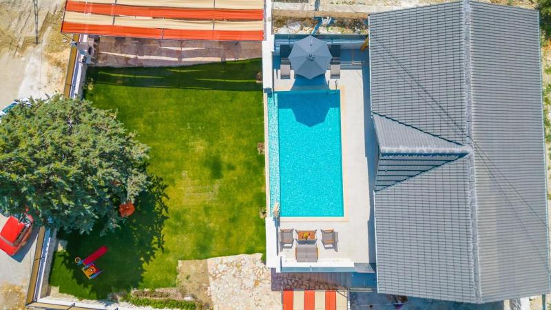 Sarıbelen 2 bedroom villa with private pool hot tub - image 34