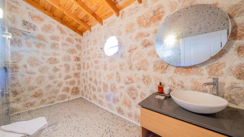 Sarıbelen 2 bedroom villa with private pool hot tub - image 28