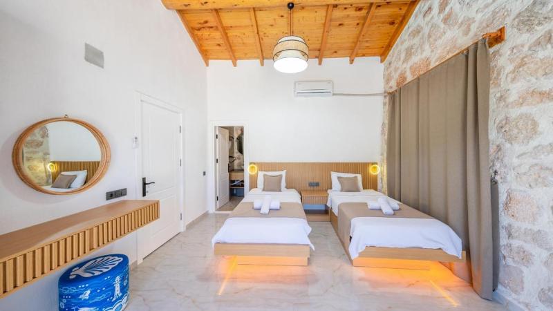 Sarıbelen 2 bedroom villa with private pool hot tub - image 4