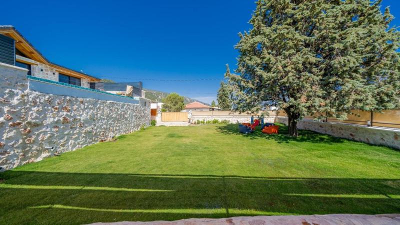 Sarıbelen 2 bedroom villa with private pool hot tub - image 3