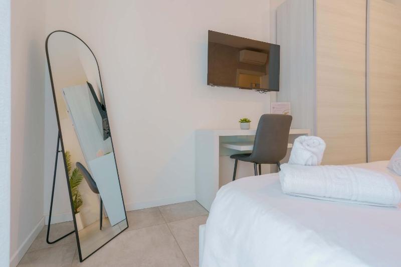 L'attico dell'Edera - Panoramic View with Jacuzzi - image 4