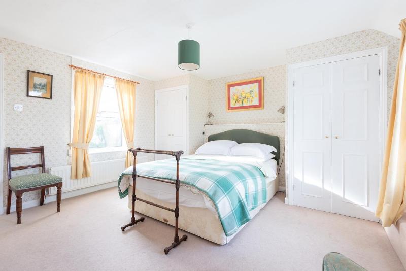 Clovelly Cottage - image 6