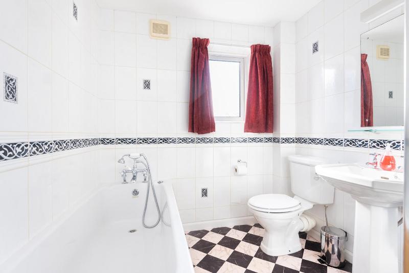 Clovelly Cottage - image 17