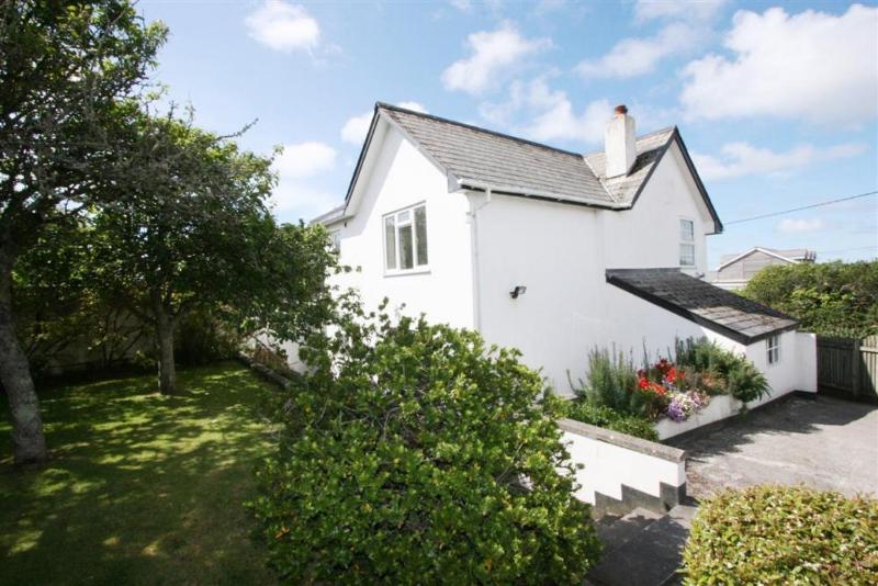 Clovelly Cottage - image 15