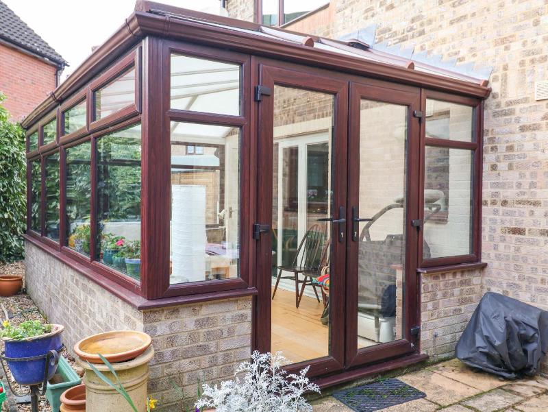 17 Demesne Gardens - image 9