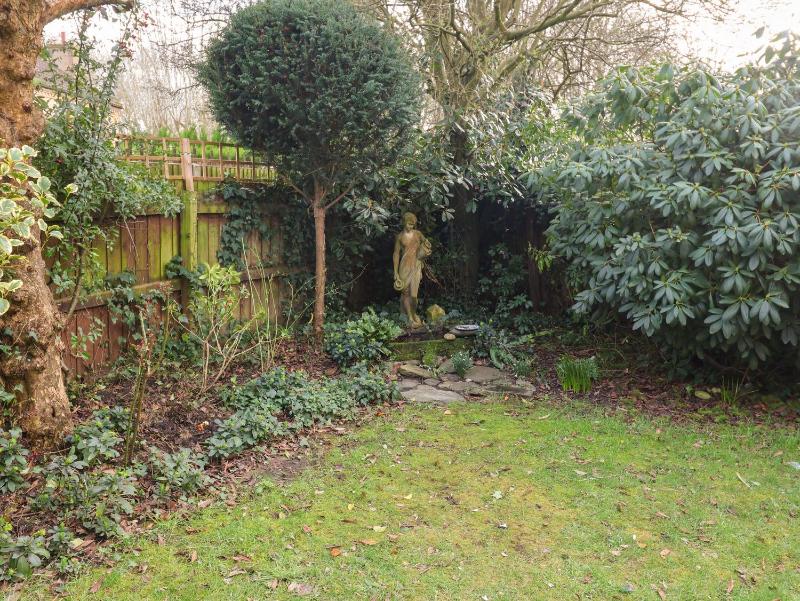17 Demesne Gardens - image 16