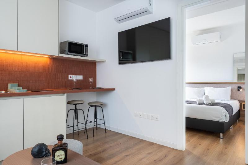 Cozy luxury 1-bedroom in Nicosia’s heart - image 3
