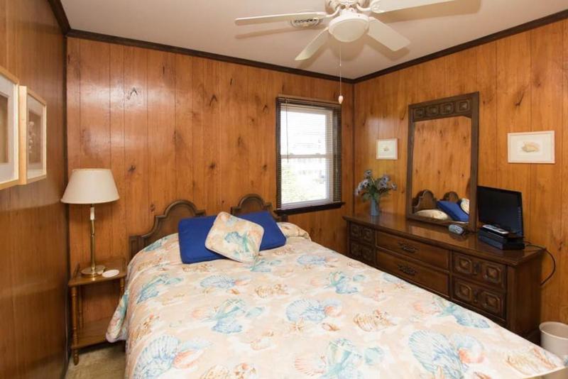 1422 - Captain's Quarters - image 3