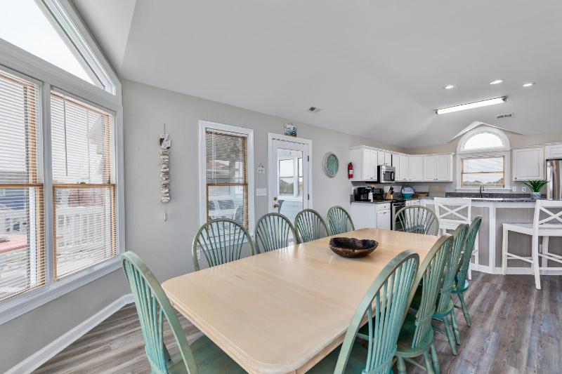 1521 - A Summer Place - image 9