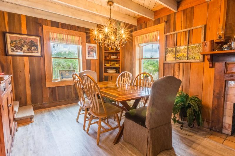 5452 - Sea Captain's Cottage - image 4