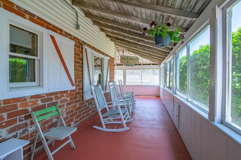 5452 - Sea Captain's Cottage - image 24