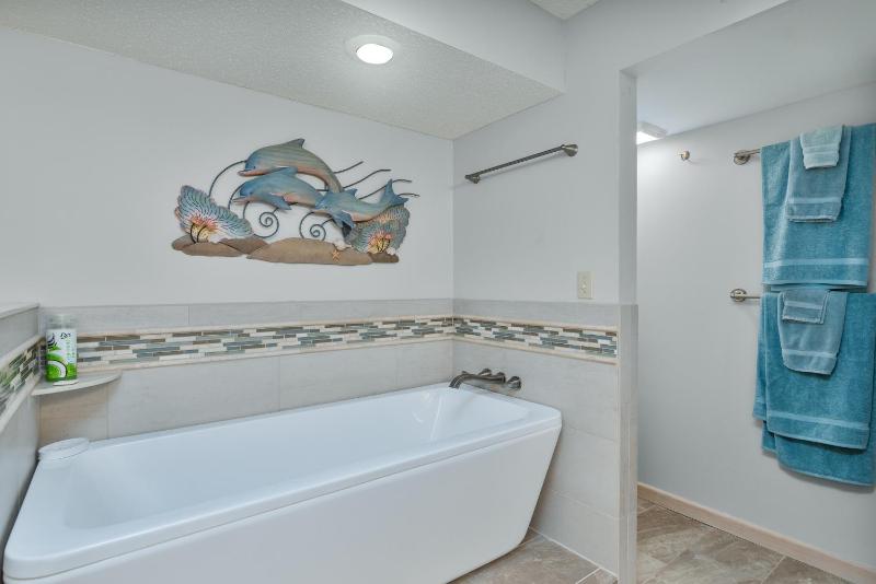 5604 - Seaside Retreat - image 3