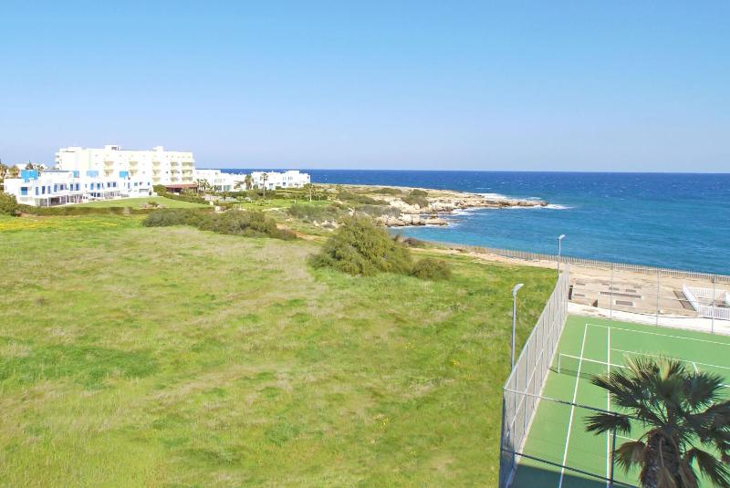 Calypso - Coralli Beachfront Apartment - image 10