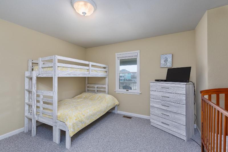 5458 - Pier 1 Retreat - image 17