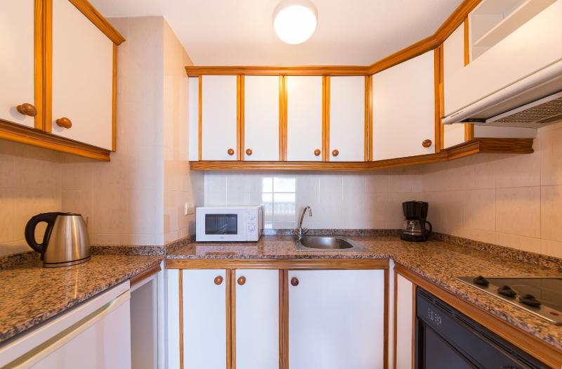 One-Bedroom Apartment with Sea View  (Ideal for Families) image 2