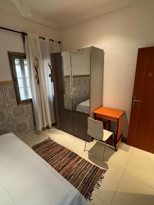 Maison meuble de luxe trois chambres salon - image 12