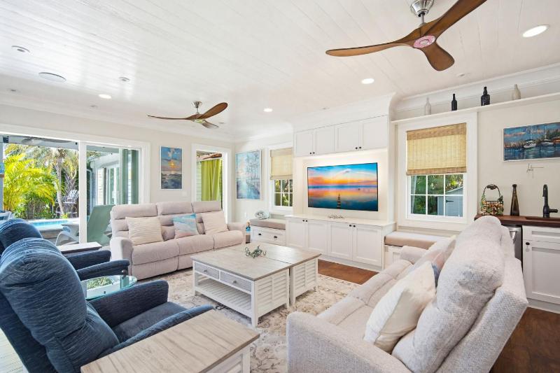 Luxury Residence in Old Town Key West w Pool - image 46