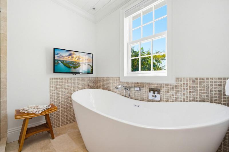 Luxury Residence in Old Town Key West w Pool - image 31