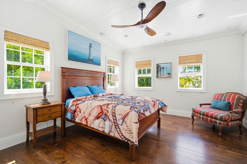 Luxury Residence in Old Town Key West w Pool - image 27