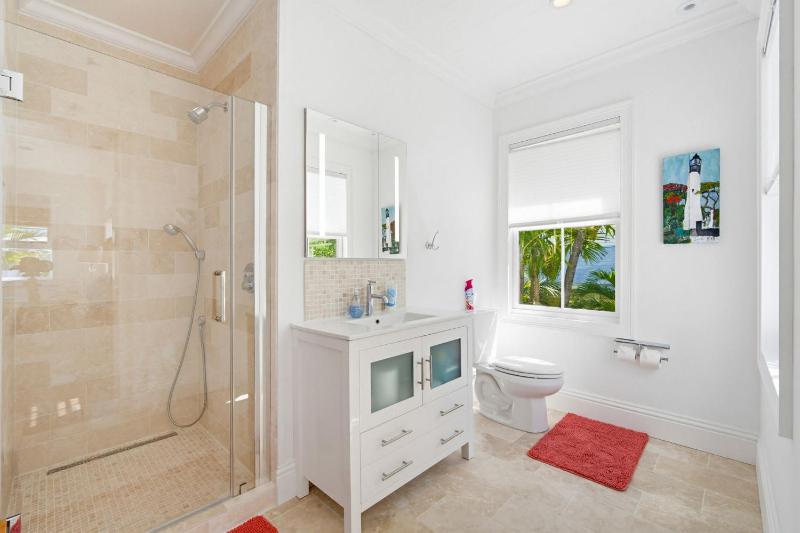 Luxury Residence in Old Town Key West w Pool - image 20