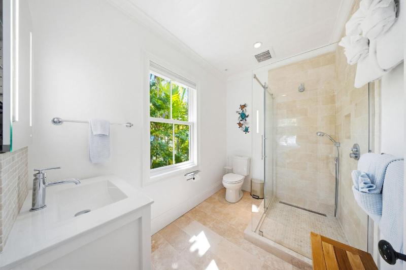 Luxury Residence in Old Town Key West w Pool - image 4