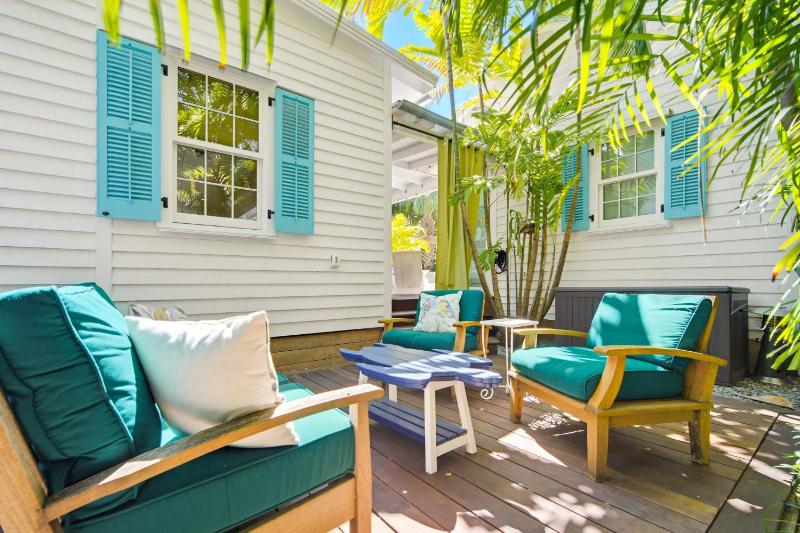 Luxury Residence in Old Town Key West w Pool - image 16