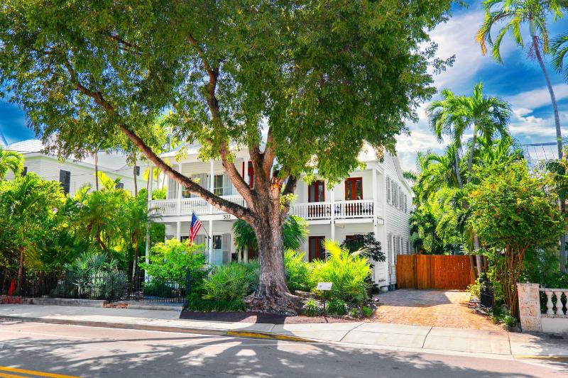 Luxury Residence in Old Town Key West w Pool - image 11