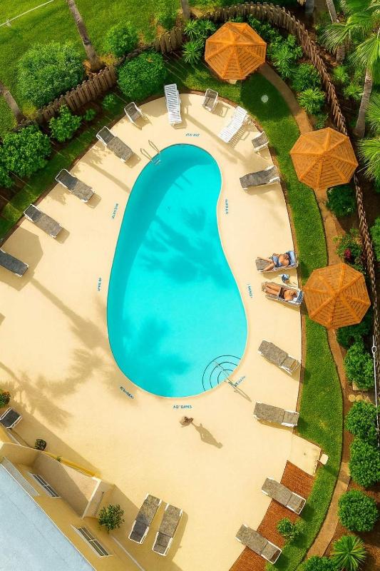 Cozy Family Retreat Steps to Beach Pool Hot apts - image 1